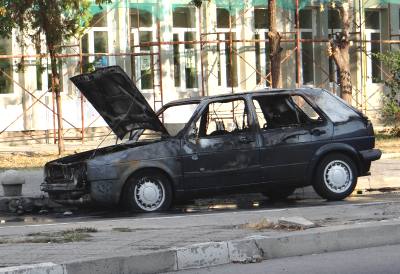 Голф изгоря в центъра на Пазарджик