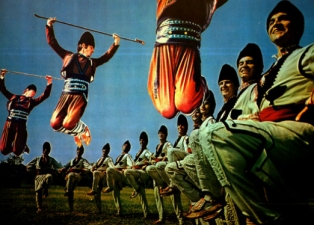 АНСАМБЪЛ ТРАКИЯ,