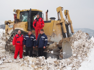 Асарел-Медет в акция срещу снега, 