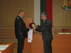 Връчването на почетния знак на община Белово