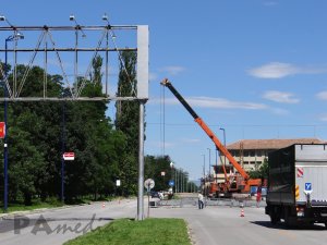 Паднал от вятъра  билборд в Пазарджик