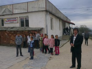 Училището в Бирково