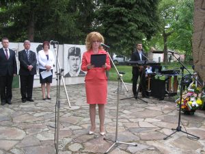 Десислава Костадинова,