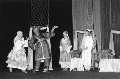 Сцена от оперетата „Аршин Мал Алан“, 2004г.